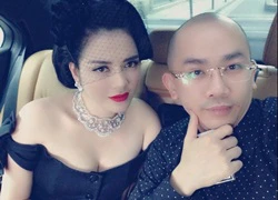 &#8220;Phù thủy trang điểm&#8221; Minh Lộc và &#8220;bộ sưu tập búp bê&#8221; toàn sao Việt đình đám