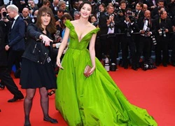 Sao Hoa ngữ đỏ mặt vì bị 'đuổi khéo' khỏi thảm đỏ Cannes