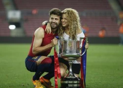 Shakira trốn con, nhào xuống sân hôn &#8220;trai đẹp&#8221; Pique