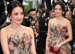 Thư Kỳ diện 'váy cánh bướm' dự bế mạc Cannes