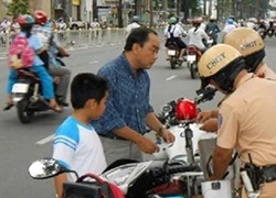 Hơn 23.000 học sinh, phụ huynh vi phạm quy định về đội mũ bảo hiểm