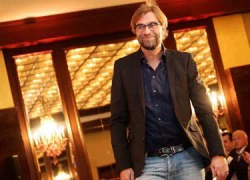 Vì sao HLV Klopp chối tòm tem với vợ học trò?