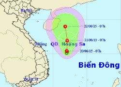 Áp thấp nhiệt đới áp sát quần đảo Hoàng Sa