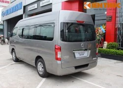 Cận cảnh minibus Nissan NV350 Urvan cạnh tranh Ford Transit