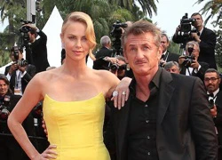 Charlize Theron chia tay Sean Penn