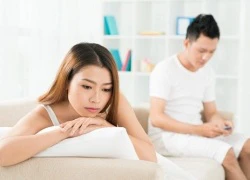 Chết lặng đứng nhìn chồng dắt gái trẻ vào nhà nghỉ