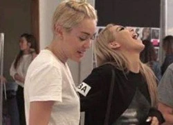 CL khoe ảnh bên Miley Cyrus