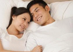 Đêm, chồng ôm tôi hỏi: &#8221; Anh là khách hàng đầu tiên của em à?&#8221;