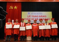 ĐH Đà Nẵng: Lễ trao bằng thạc sĩ, tiến sĩ năm 2015