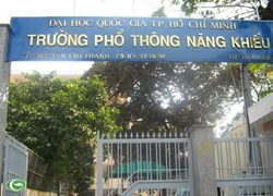 Điểm văn vào Trường Phổ thông Năng khiếu thấp bất thường