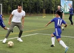 John Terry &#8220;gõ đầu trẻ&#8221;, ăn &#8220;món độc&#8221; tại Trung Quốc