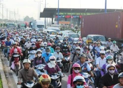 Kẹt xe nghiêm trọng gần 10km tại cửa ngõ TPHCM