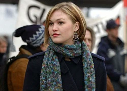 Khán giả tái ngộ Julia Stiles trong 'Bourne 5'