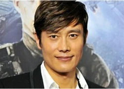 Lee Byung Hun bị viết nhạc chế giễu vì scandal ngoại tình