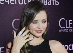 Miranda Kerr khoe vẻ đẹp vừa ngọt ngào vừa gợi cảm trong sự kiện