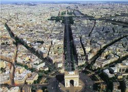 Ngắm Khải Hoàn Môn hoành tráng giữa Paris lộng lẫy