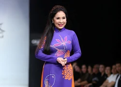 NSƯT Kim Xuân làm người mẫu trên sàn catwalk