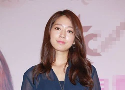 Park Shin Hye gượng cười với fans khi biết tin ông nội qua đời