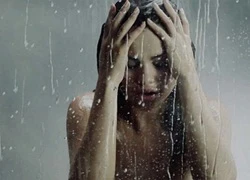 Selena Gomez bán nude ướt át trong MV mới