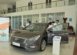 Sinh viên ô tô khám phá công nghệ mới của Hyundai