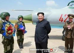 Tại sao ông Kim Jong-un không còn đeo huy hiệu in hình ông nội và cha?