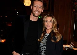 Vợ "sếu vườn" Peter Crouch sinh con gái thứ hai