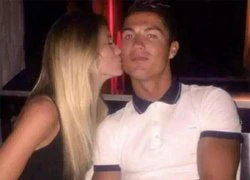 Ảnh fan nữ mất điện thoại hôn C. Ronaldo hot nhất tuần