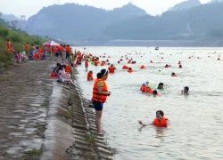 'Bãi biển' giữa thành phố Hòa Bình