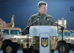 Báo Nga: Poroshenko đã có cớ để nhổ cái gai Right Sector