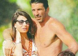 Buffon đi nghỉ với cô bồ mang thai