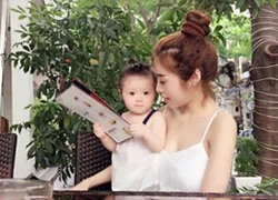 Cadie đáng yêu như thiên thần nhỏ được mẹ đưa đi 'uống cà phê'