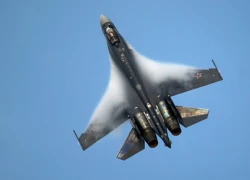 Chiến đấu cơ tối tân Su-35 của Nga "đắt như tôm tươi"