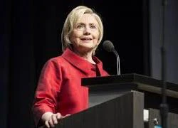 Cố vấn bí mật sau lưng bà Clinton