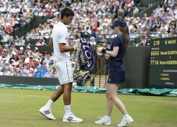 Djokovic xin lỗi vì hành động không đẹp với cô gái nhặt bóng