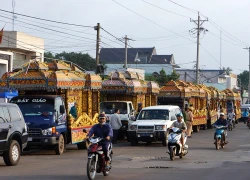 Hàng ngàn người tiễn biệt 6 nạn nhân bị thảm sát tại Bình Phước