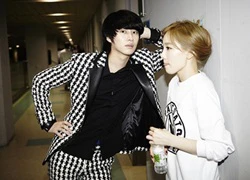 Heechul phải lên tiếng xin lỗi vì để Taeyeon mặc áo do fan thiết kế