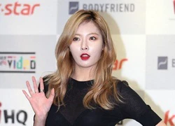 HyunA mặt trắng bệch ở sự kiện