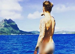 Justin Bieber gây sốc khi đăng ảnh khỏa thân trên tàu