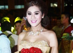 Lâm Chi Khanh thay trang phục liên tục trong tiệc sinh nhật