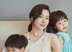 Lee Young Ae làm giám khảo Hoa hậu Hàn Quốc 2015