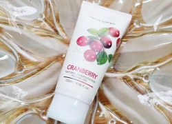 Mê đắm gel tẩy tế bào chết nam việt quất của Nature Republic