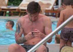 Messi đi nghỉ mát vẫn kém vui