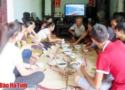 Nghĩa cử đẹp trong mùa thi