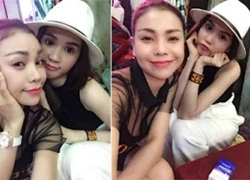 Ngọc Trinh và Trà Ngọc Hằng hào hứng đi ăn vỉa hè