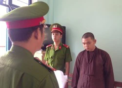 Nhà sư đánh bạc trong chùa, lãnh án