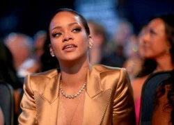 Rihanna buộc tay, bịt mồm 'độc cô cầu bại' Mayweather