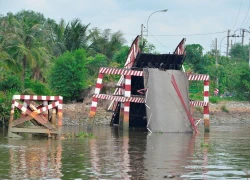 Sà lan kéo sập cả một cây cầu