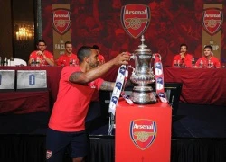 Sao Arsenal hí hửng khoe chức VĐ FA Cup