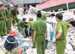 Sập nhà 2 tầng, 2 người mắc kẹt, gần trăm điều hòa, tủ lạnh hư hỏng