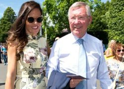 Sir Alex chạm mặt Henry trên sân đấu Wimbledon